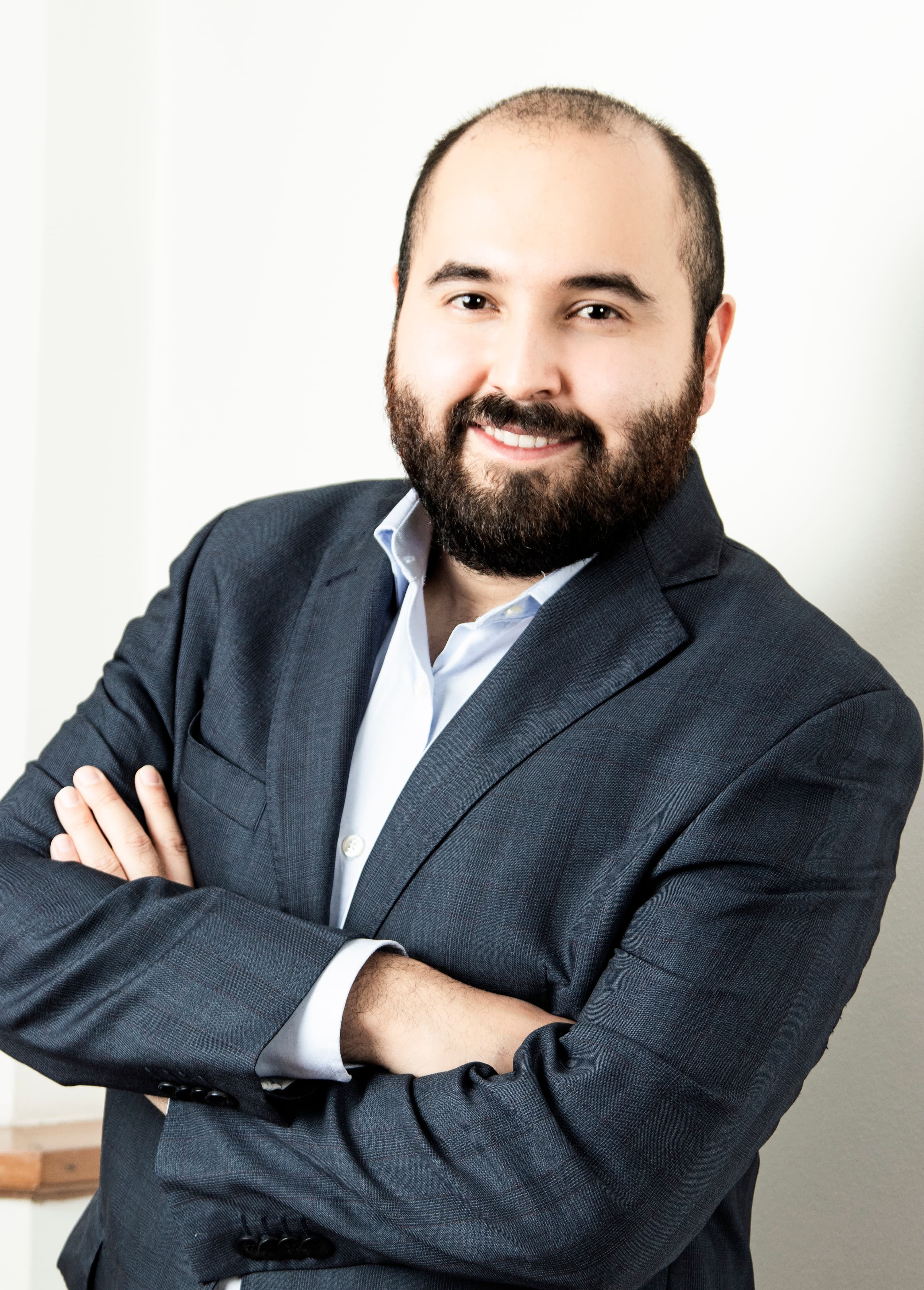 Colaboración antifraude representada por manos unidas